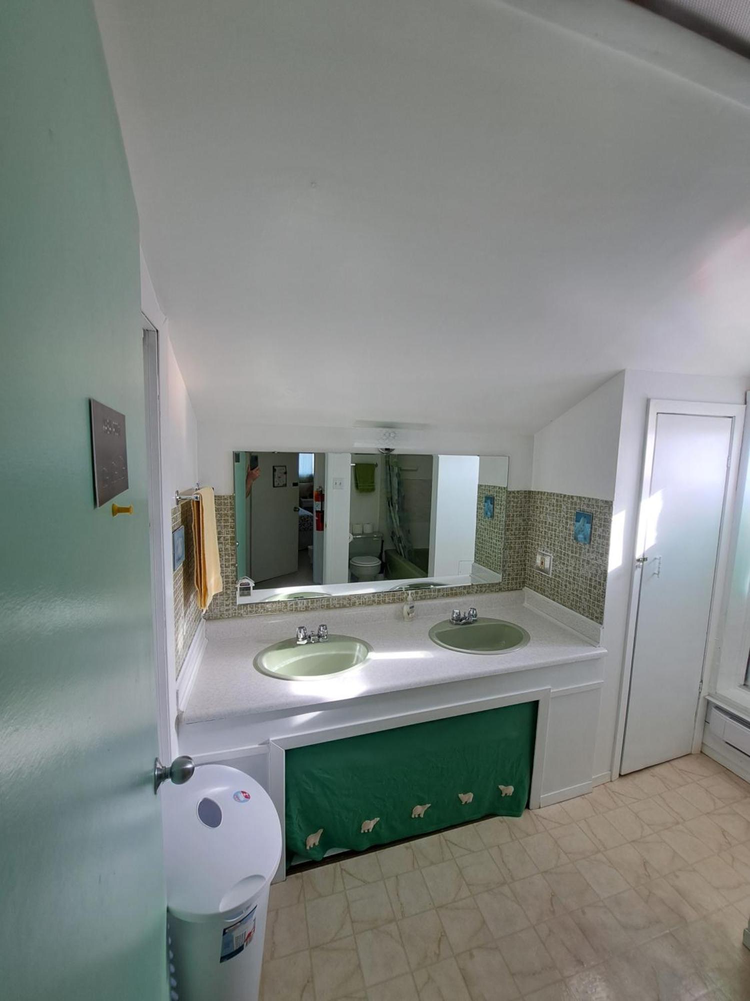 צ'רצ'יל Polar Bear Bed And Breakfast מראה חיצוני תמונה