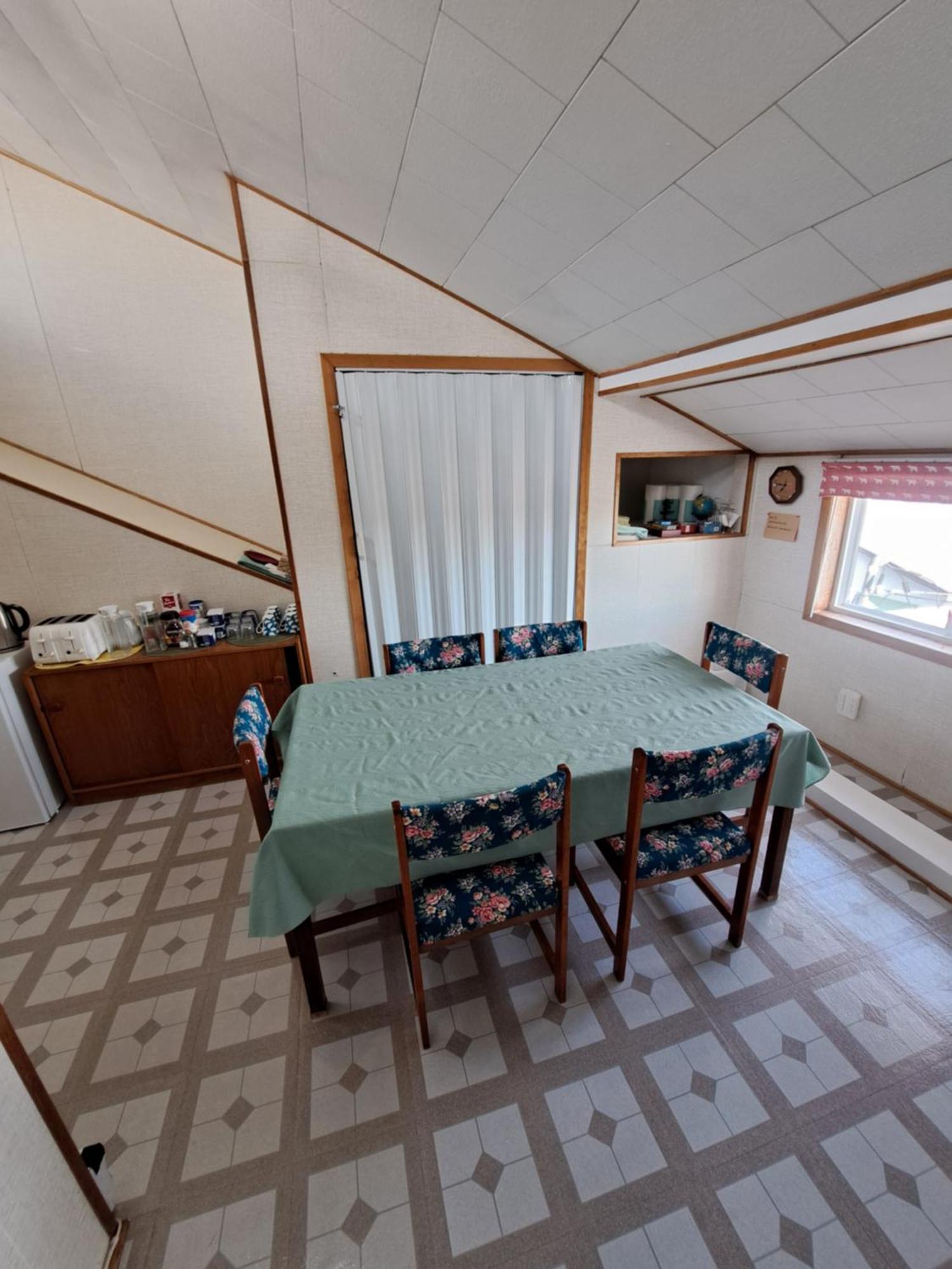 צ'רצ'יל Polar Bear Bed And Breakfast מראה חיצוני תמונה